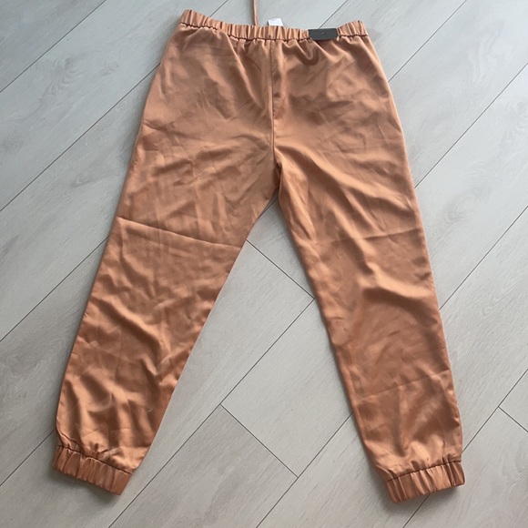 BANANA REPUBLIC satin pants size MED - Picture 9 of 10